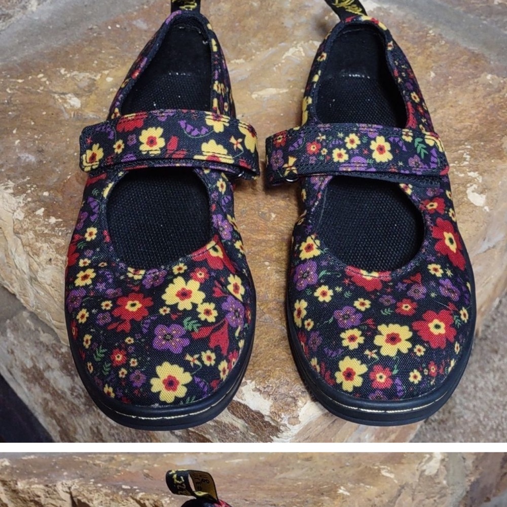 Dr Martens Mary Janes Flats Air Wair Cushion Soles Sz 3